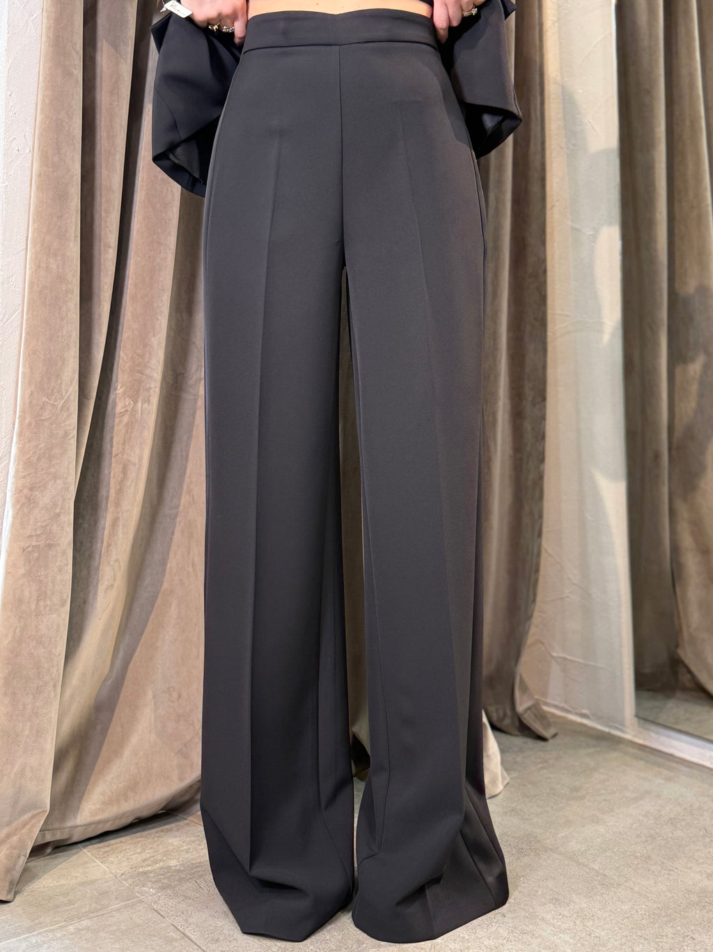 Completo elegante in doppio crepe SILENCE LIMITED