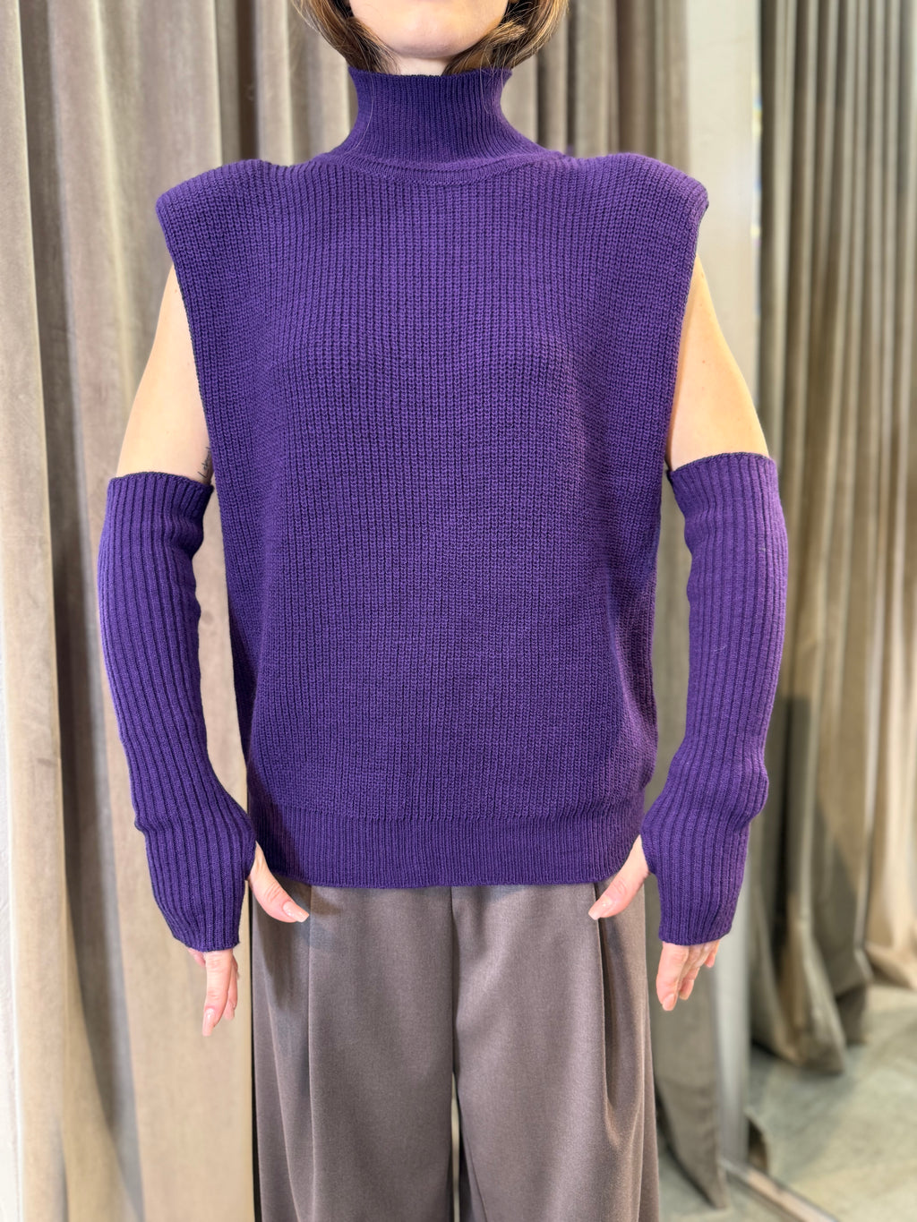 Maglione smanicato con manicotti VICOLO