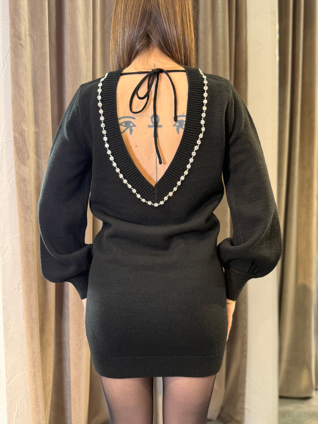 Abito nero in maglia con scollo a V sul retro TRASH AND LUXURY