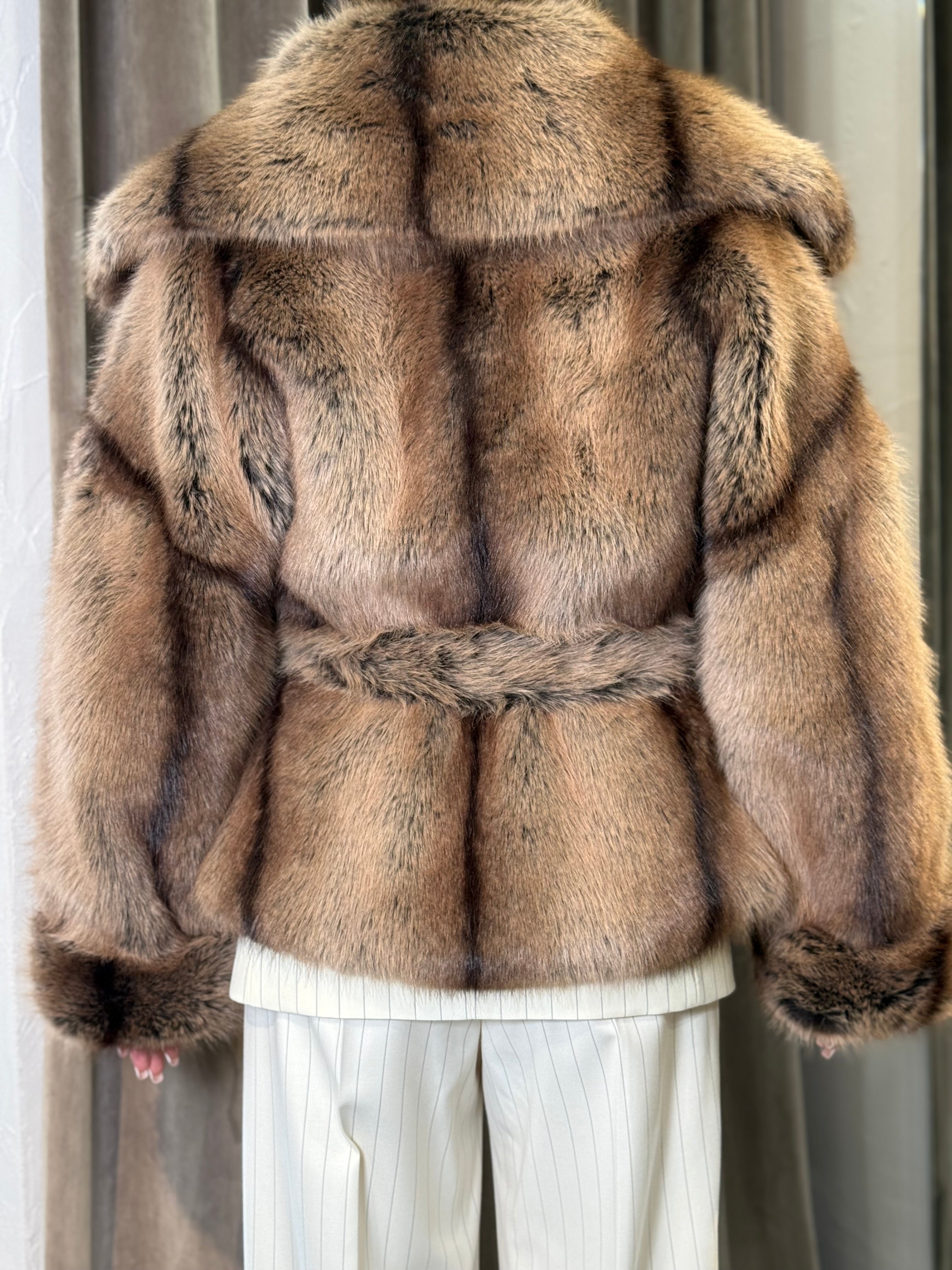 Pelliccia ecologica con cintura  SILENCE LIMITED