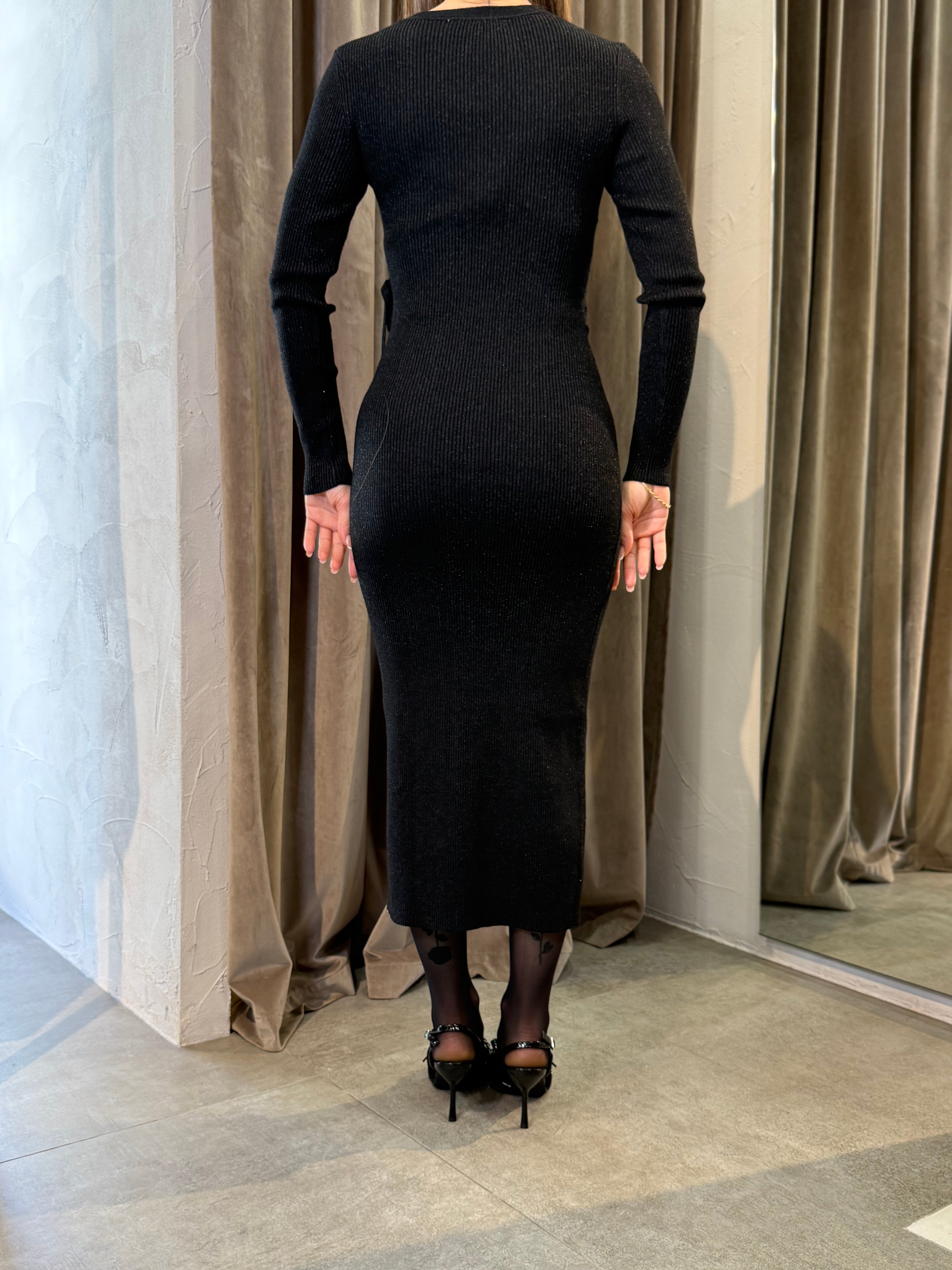 Abito Lungo Nero in Maglia con Dettagli in Lurex e Borchie Oro TRASH AND LUXURY