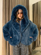 Eco pelliccia con cappuccio