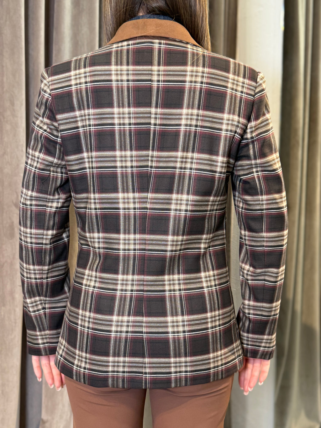 Giacca doppiopetto a quadri con collo in eco-camoscio OPERA