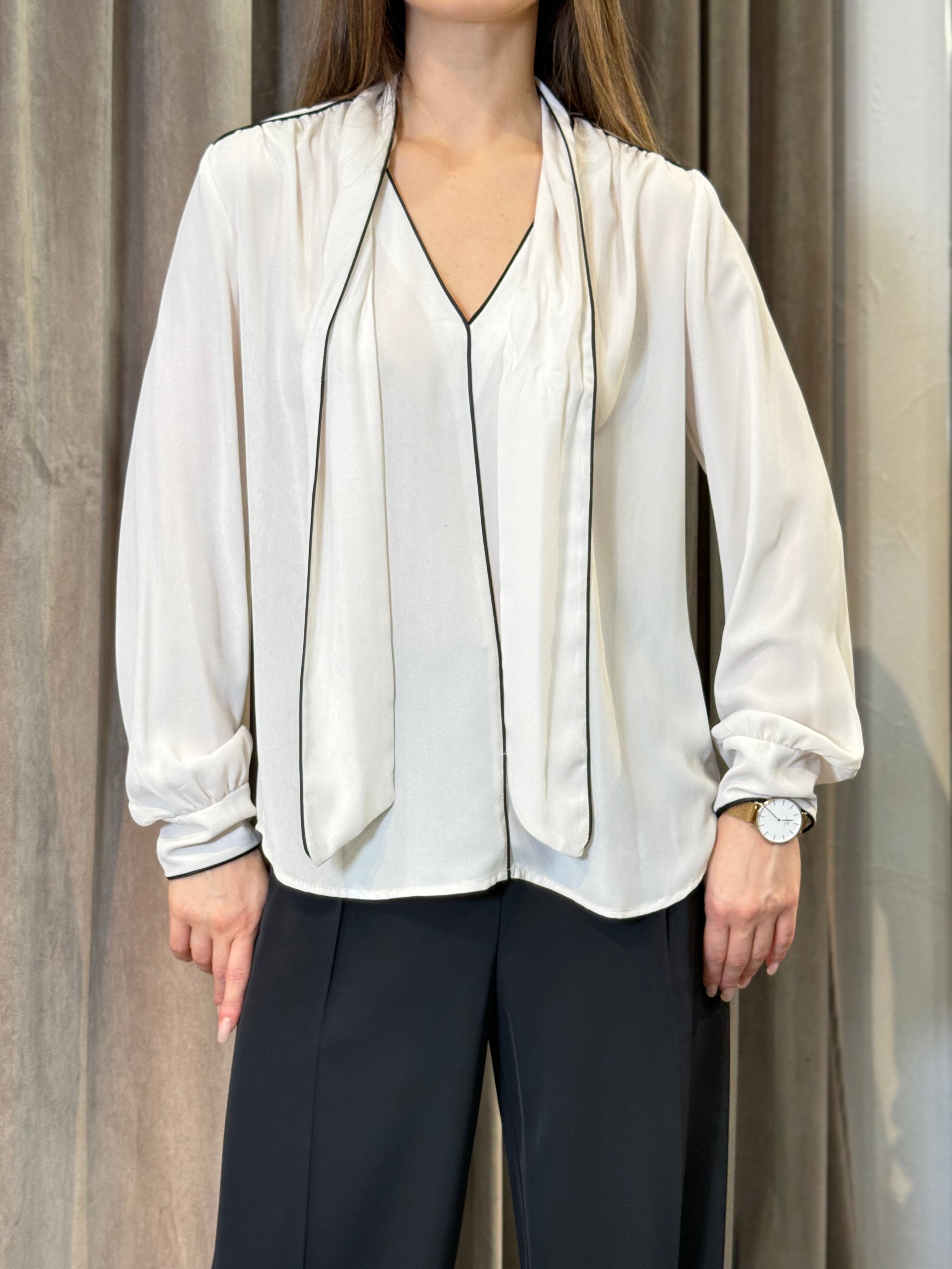 Blusa con fiocco OPERÀ