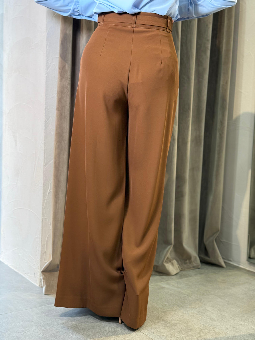 PANTALONI AMPI A VITA ALTA CON CINTURA DECORATIVA IMPERIAL