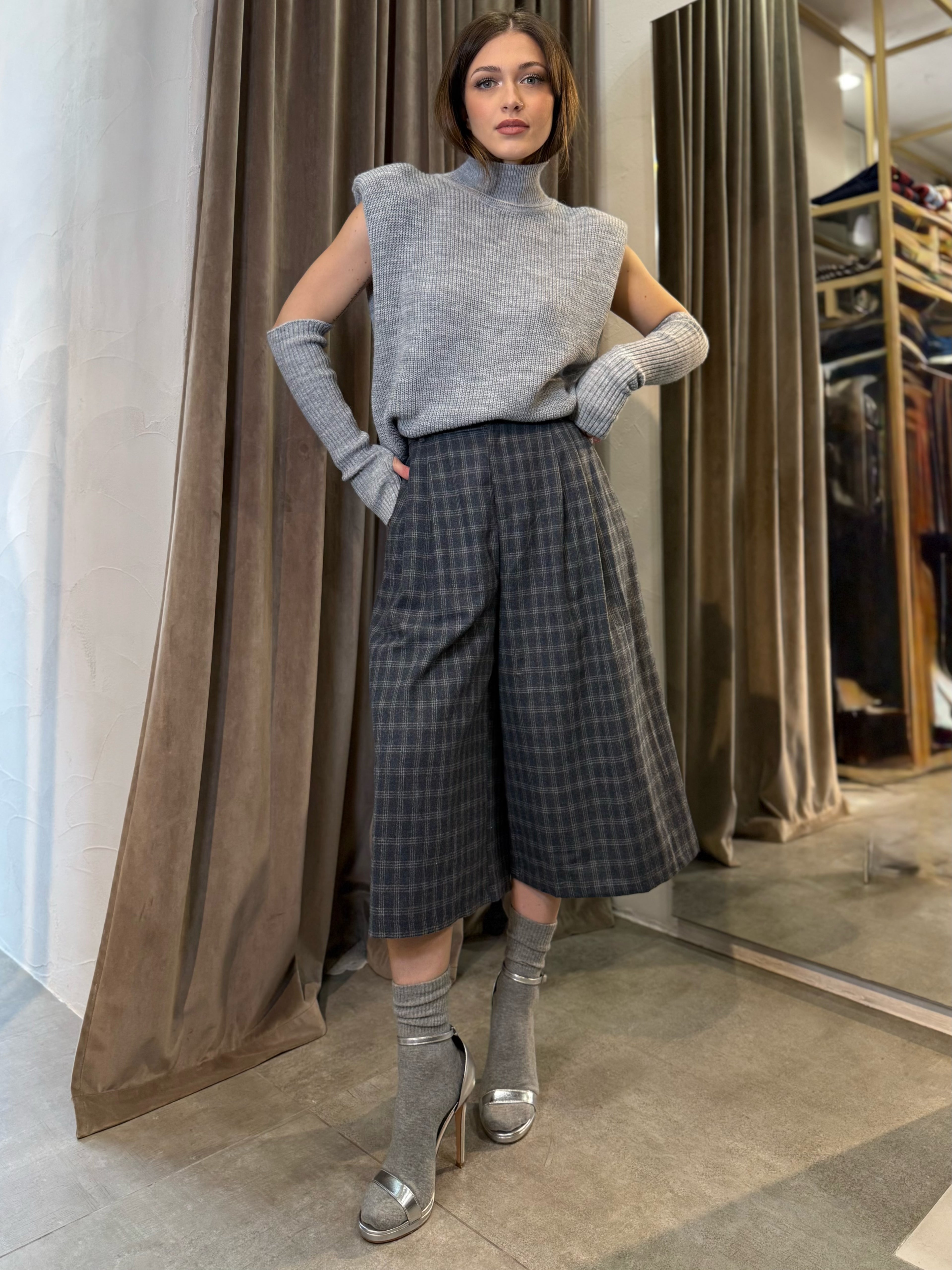 Pantaloni culotte a quadri grigio-blu