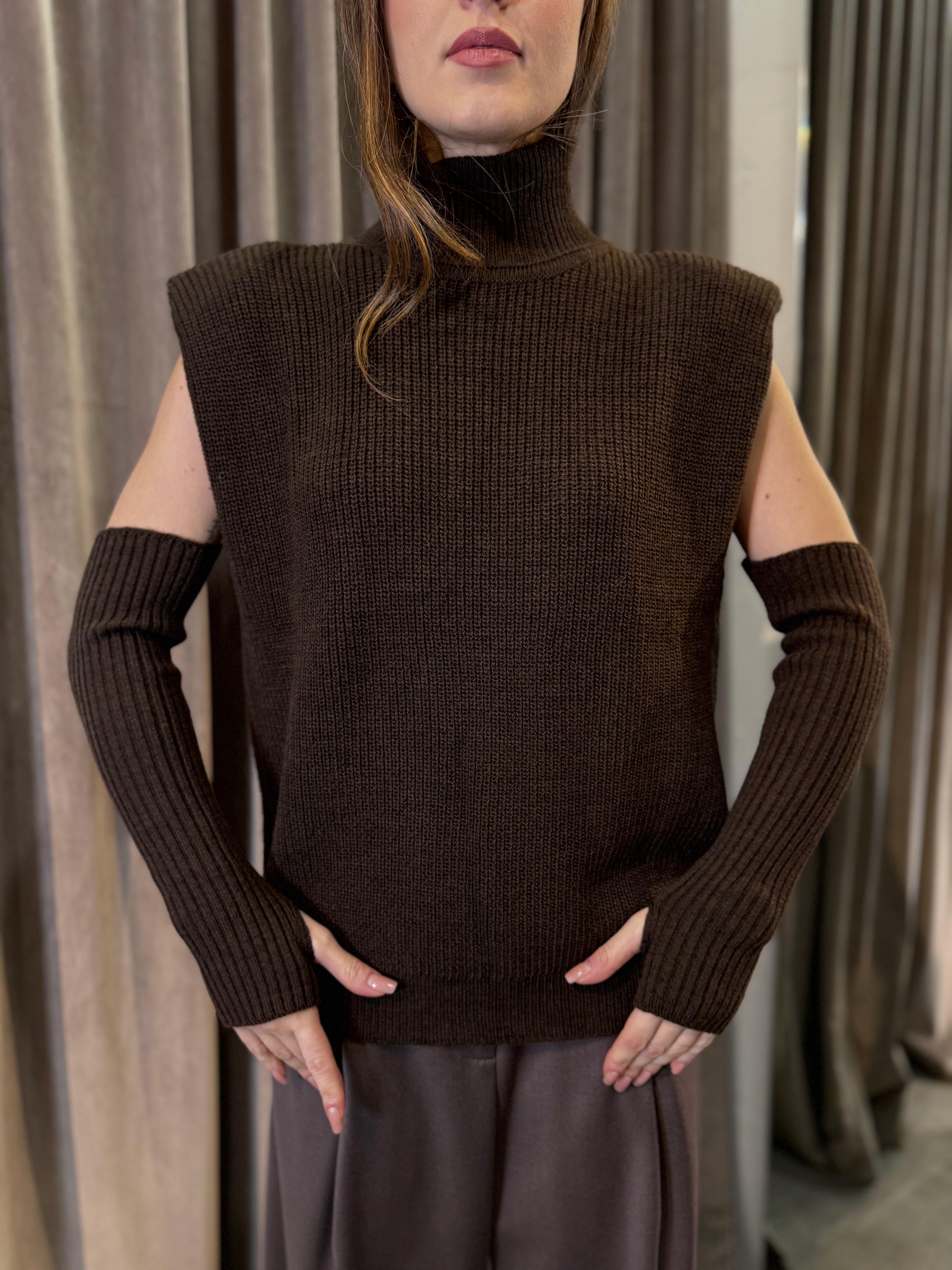 Maglione smanicato con manicotti VICOLO