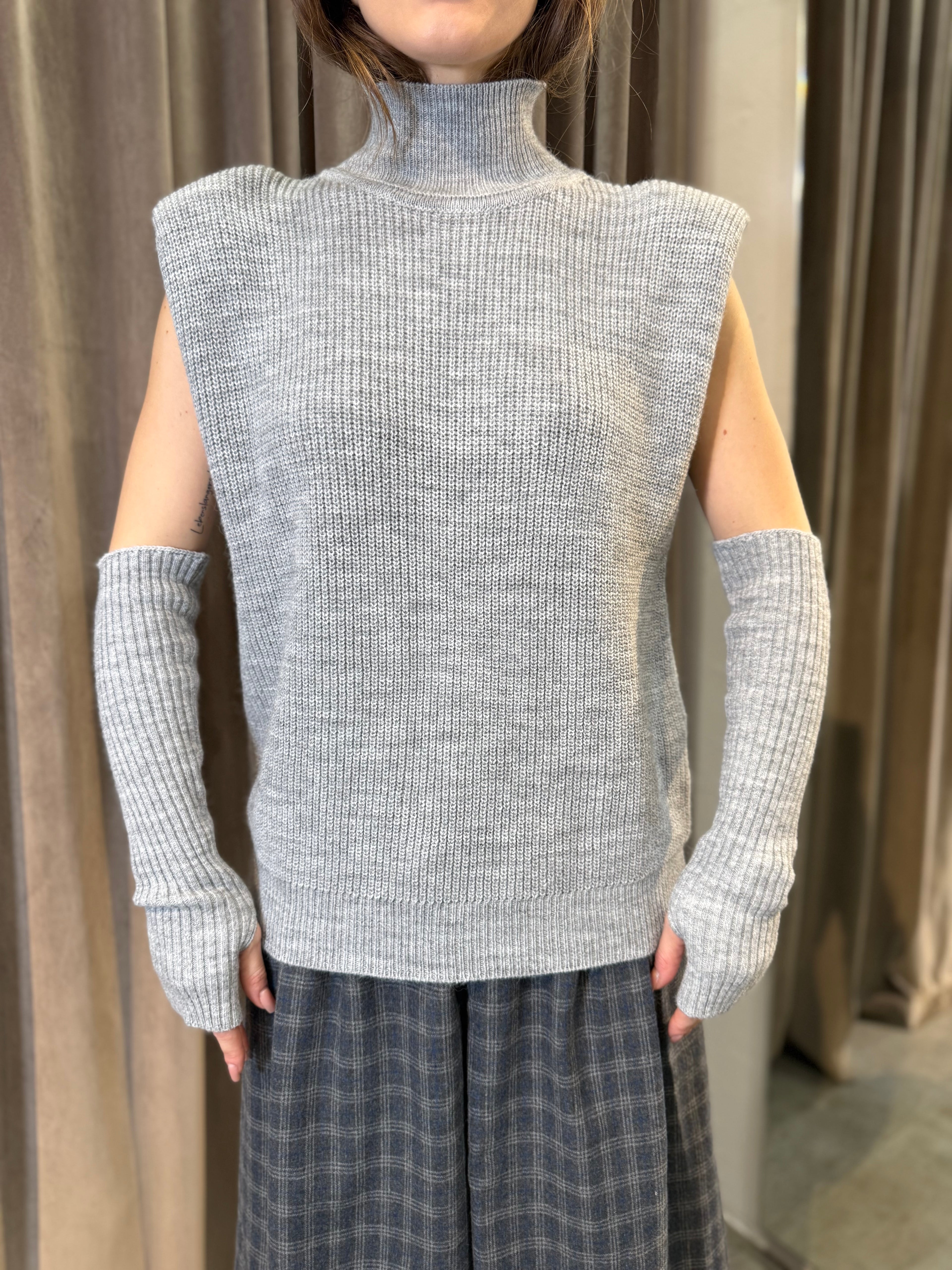 Maglione smanicato con manicotti VICOLO