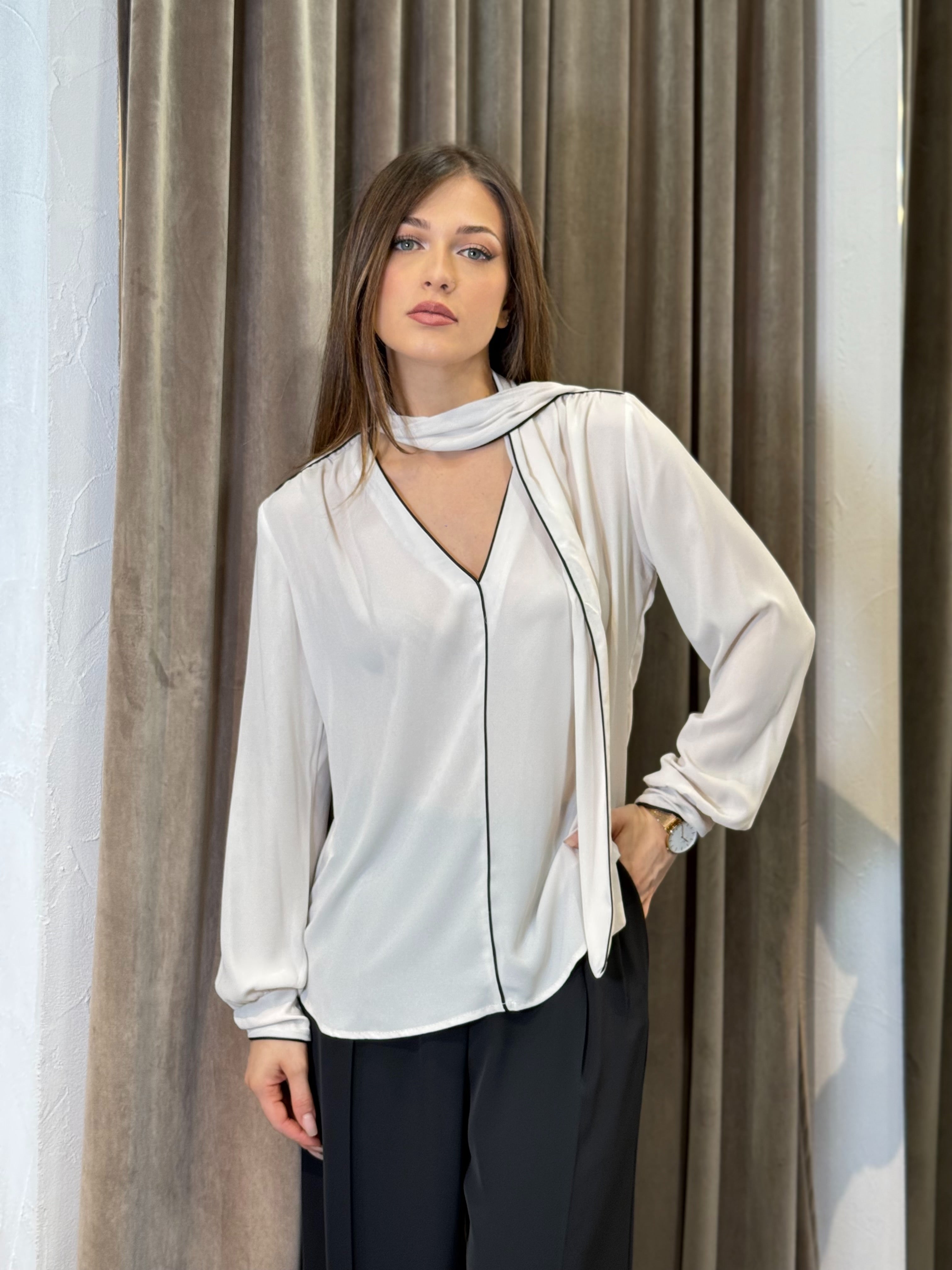 Blusa con fiocco OPERÀ