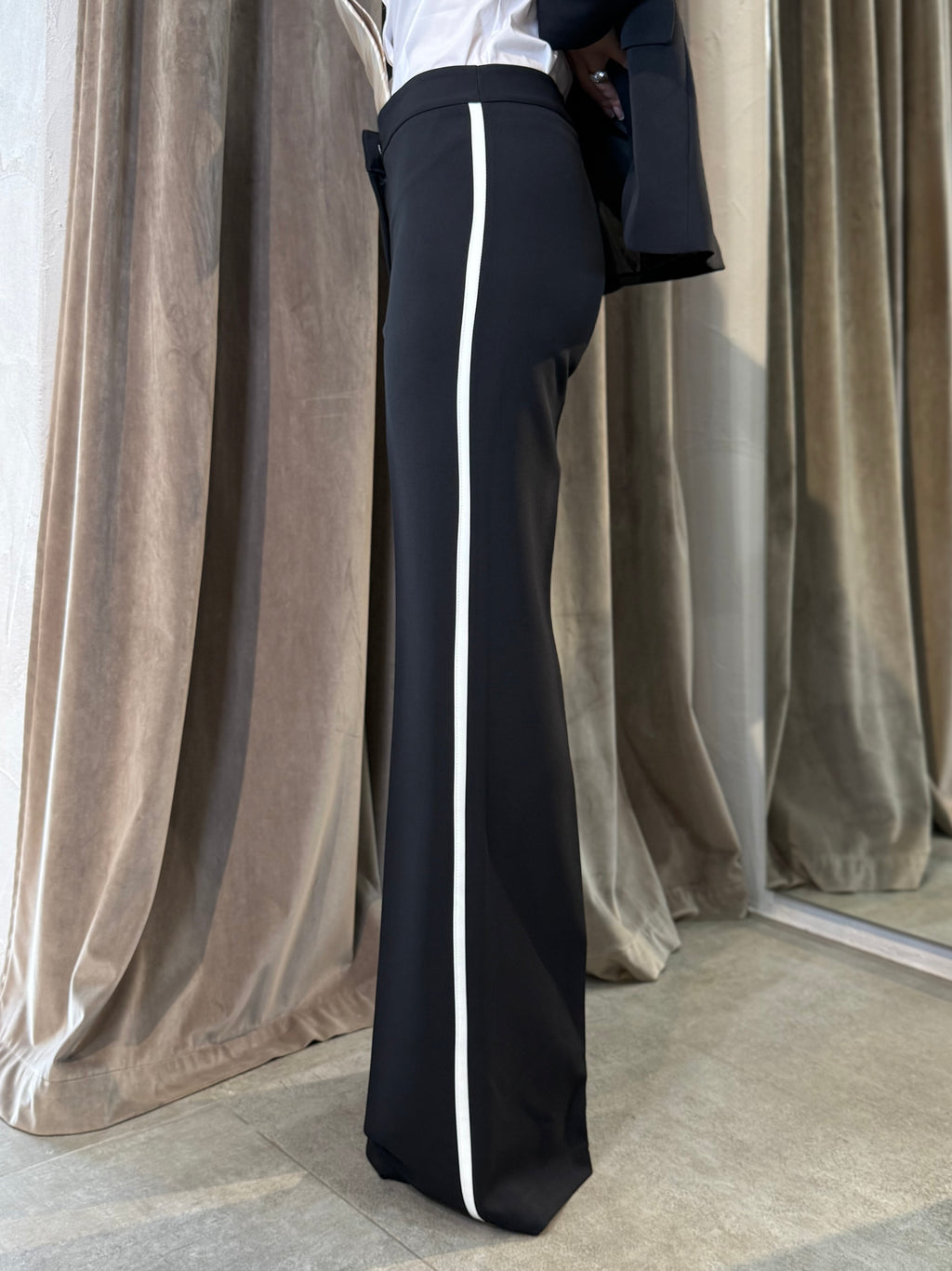 Tailleur panna e nero OPERÀ