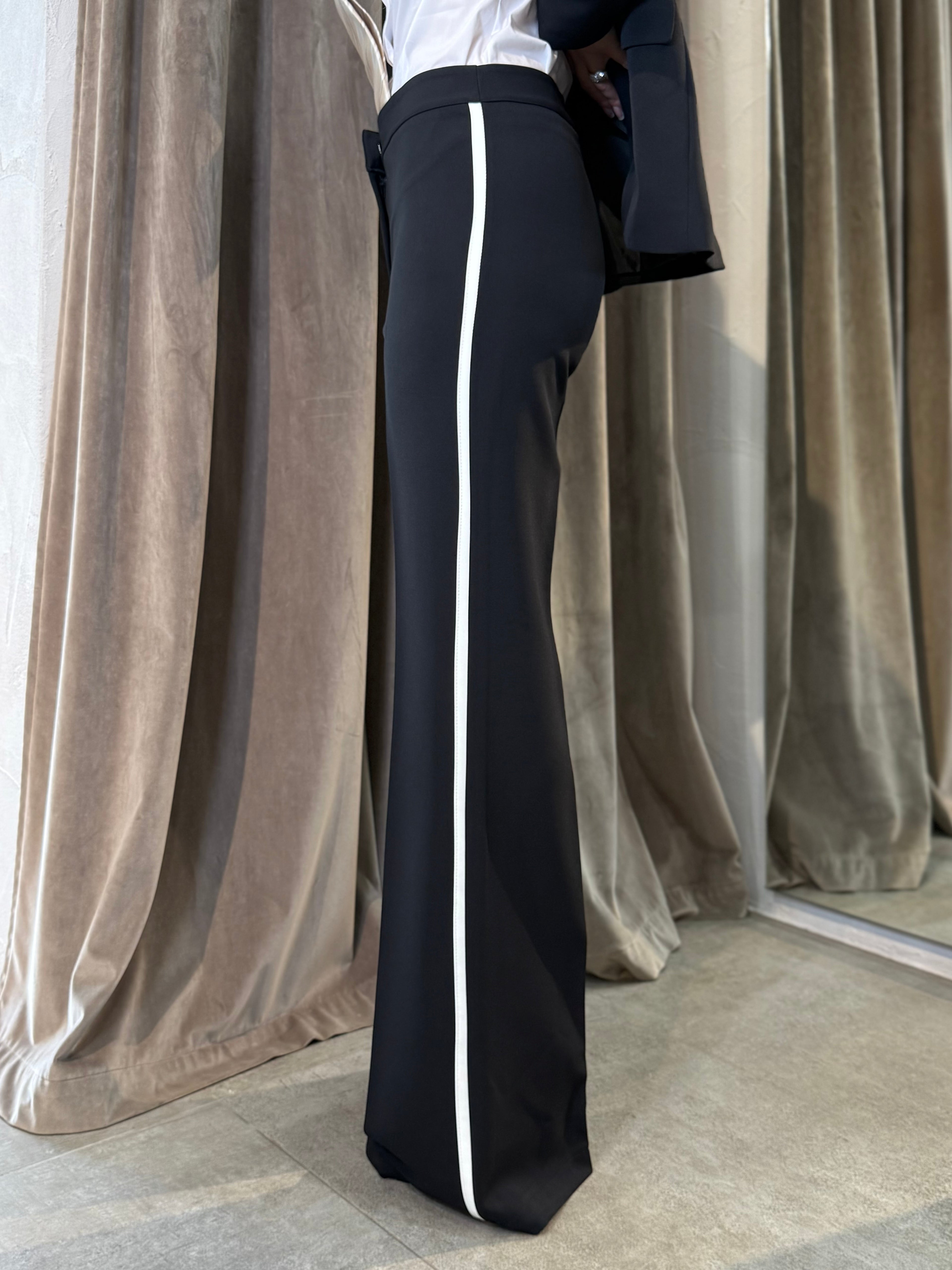 Tailleur panna e nero OPERÀ