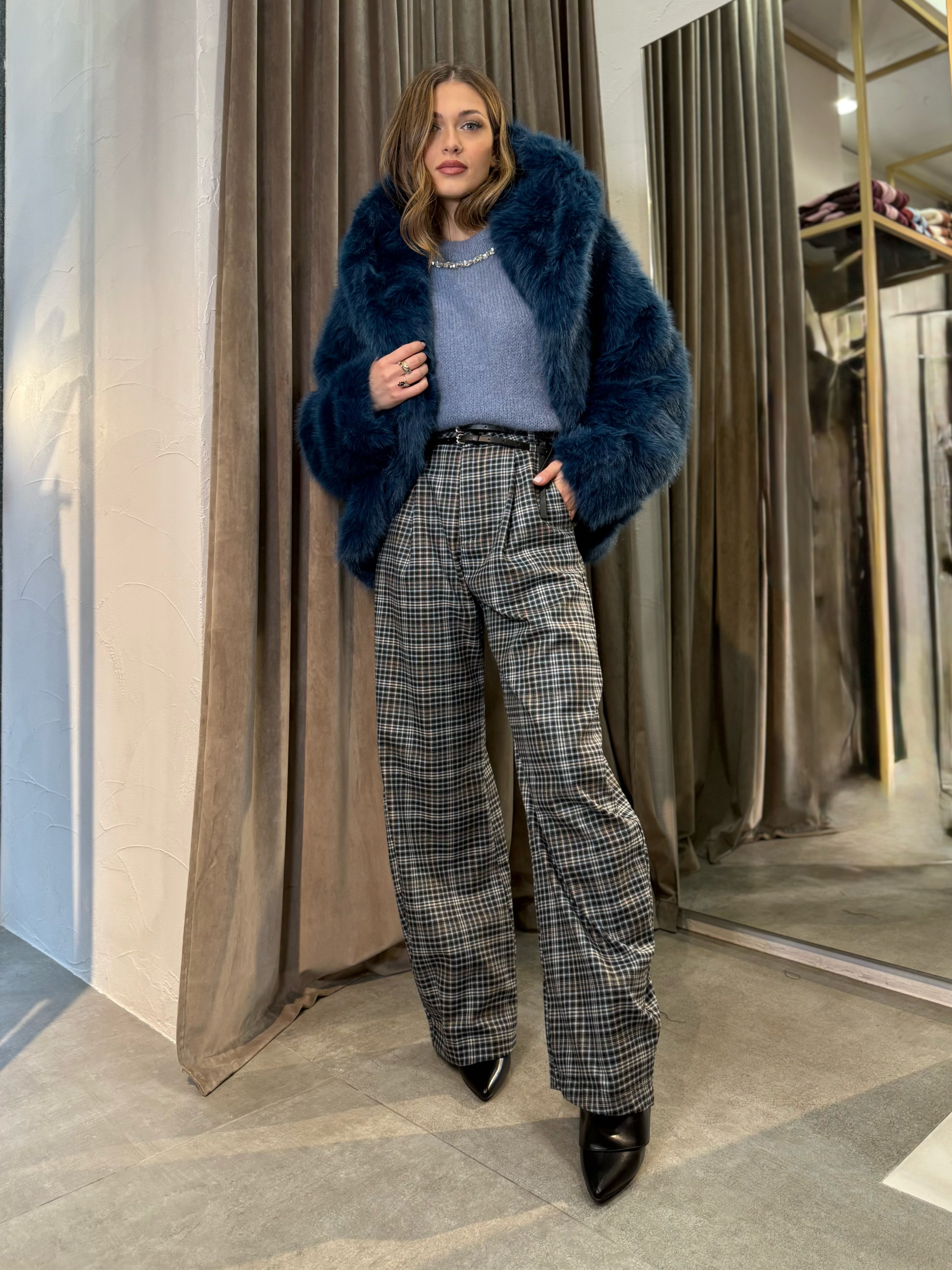 Pantalone in fantasia check con due cinturini