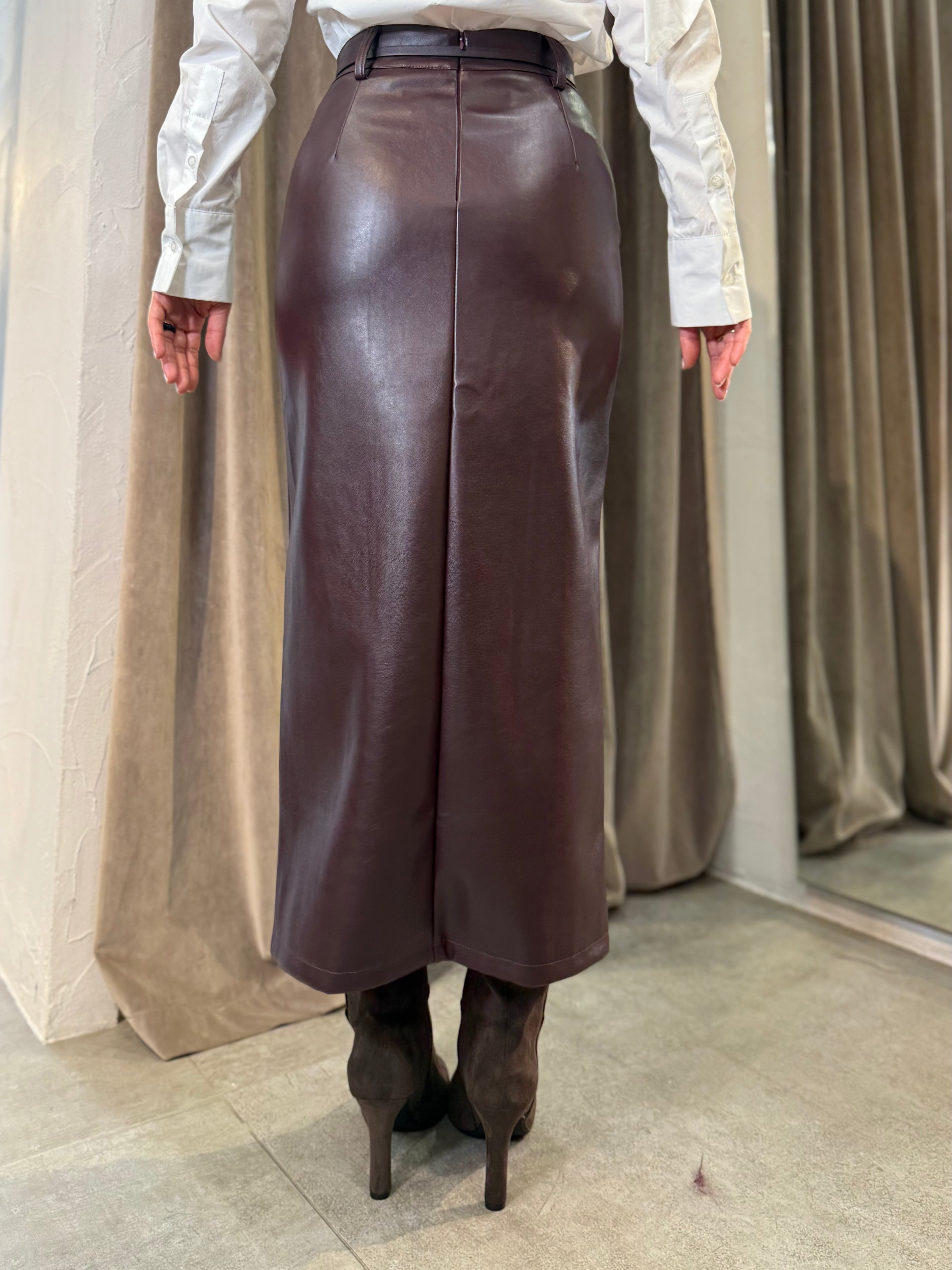 Gonna in ecopelle con cinturino