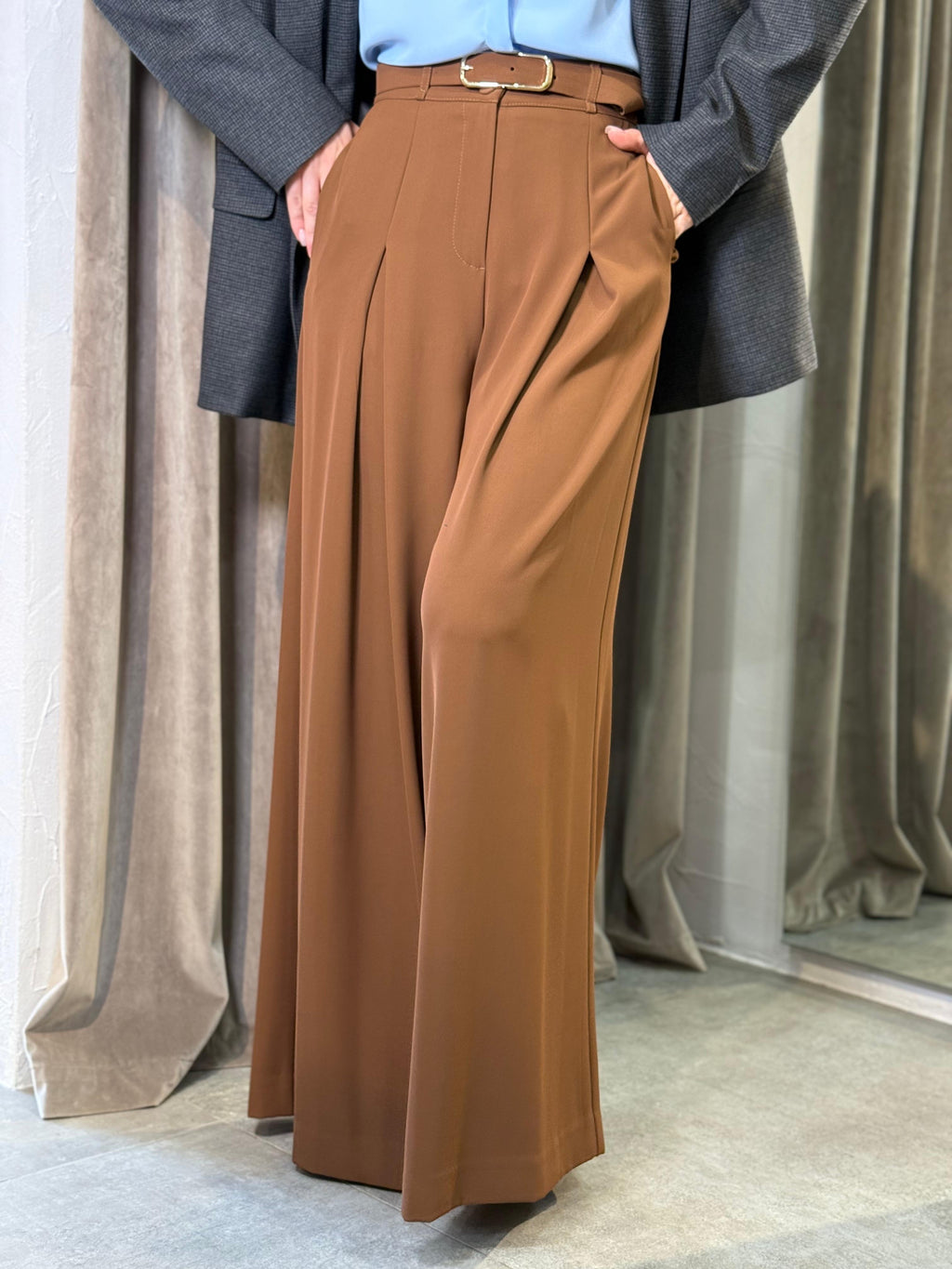 PANTALONI AMPI A VITA ALTA CON CINTURA DECORATIVA IMPERIAL